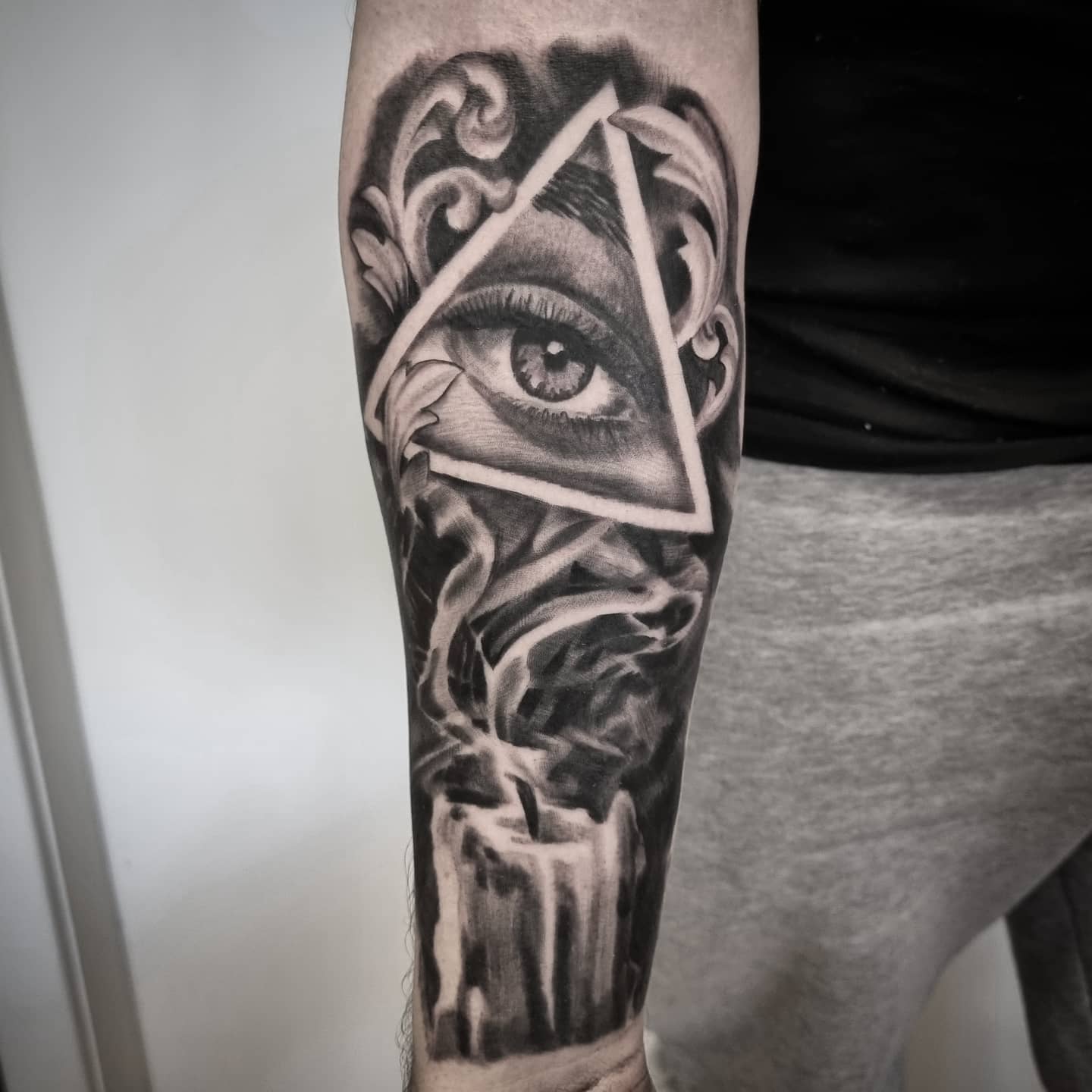 Black and grey realism tattoo by Tomek Turlej, Studio XIII Gallery, Scotland